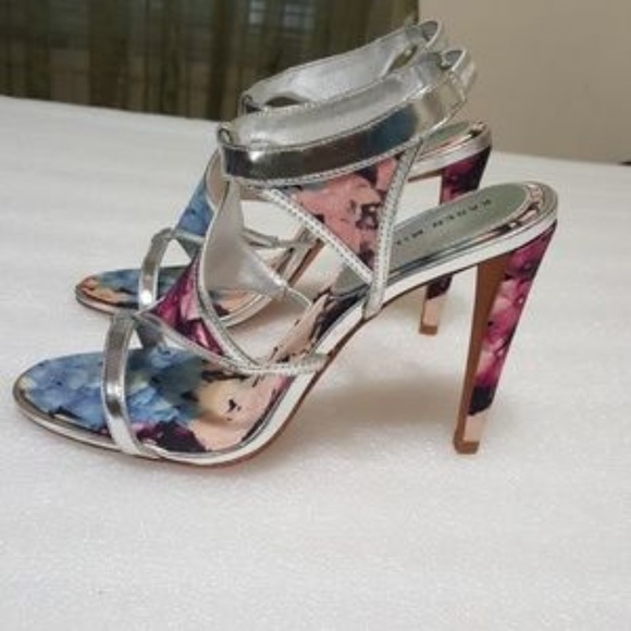 Karen Millen Shoes - KAREN MILLEN silver flowers print heels size 37